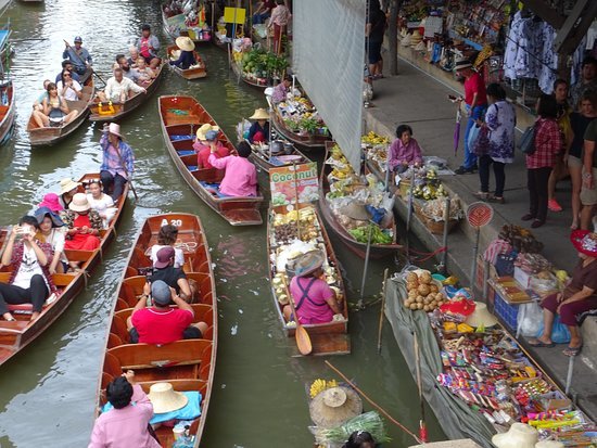 Moda Floating Market