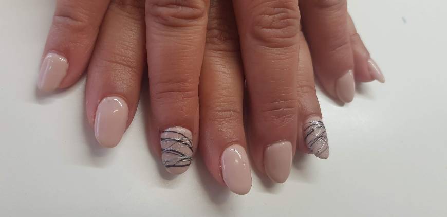 Moda ruthmaio_nails_hair_make