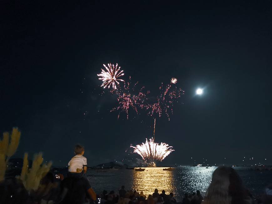 Moda Fogo de artifício na praia ✨