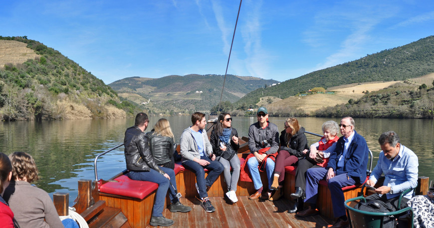 Lugares Sightseeing pelo Douro - LAB PORTO TOURS