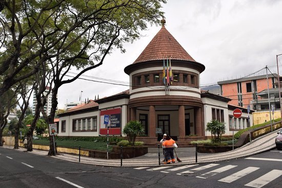 Place Museu Henrique e Francisco Franco