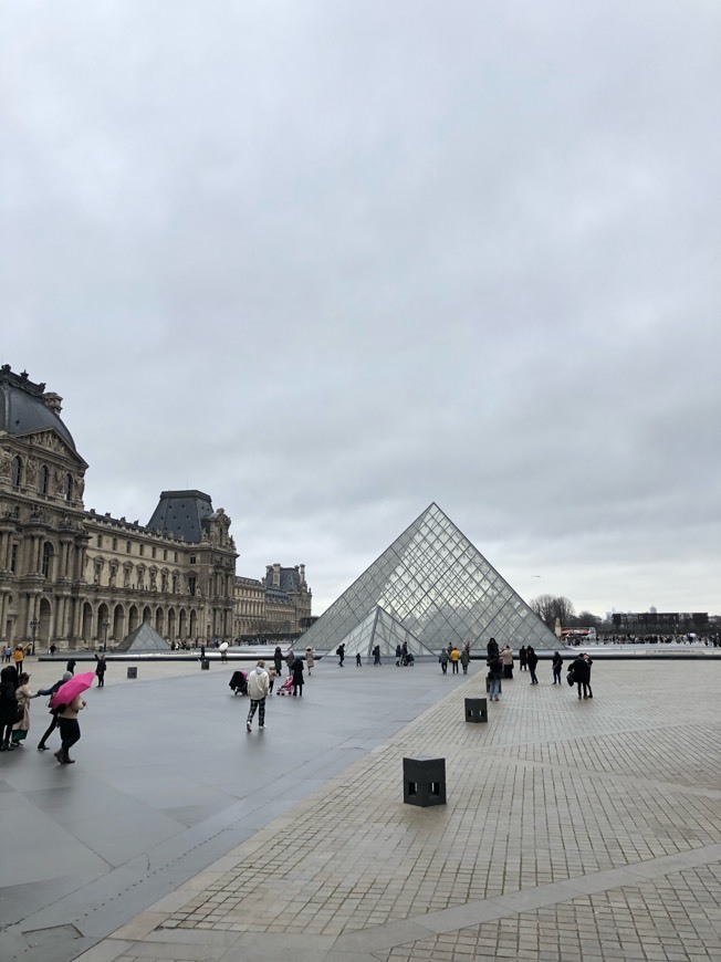 Place Museo del Louvre