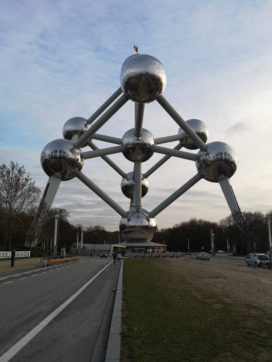 Lugar Atomium