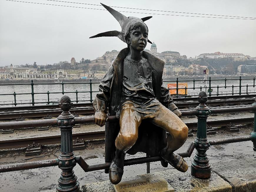 Place Little Princess Statue