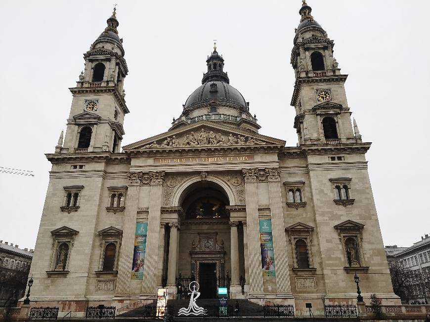 Place Basílica de San Esteban