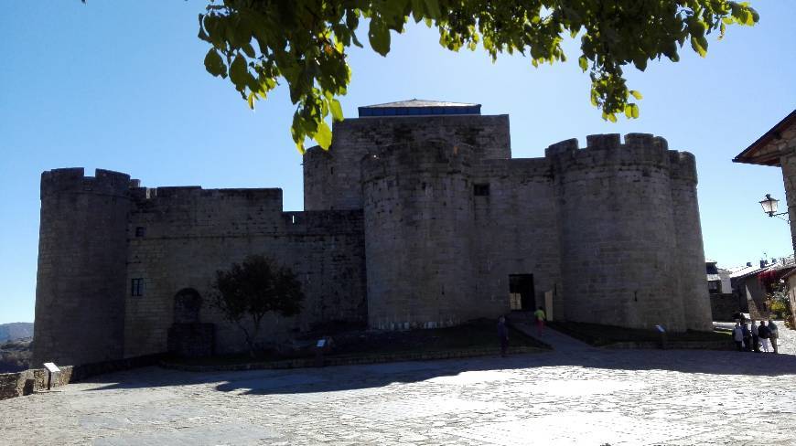 Place Castillo de Puebla de Sanabria