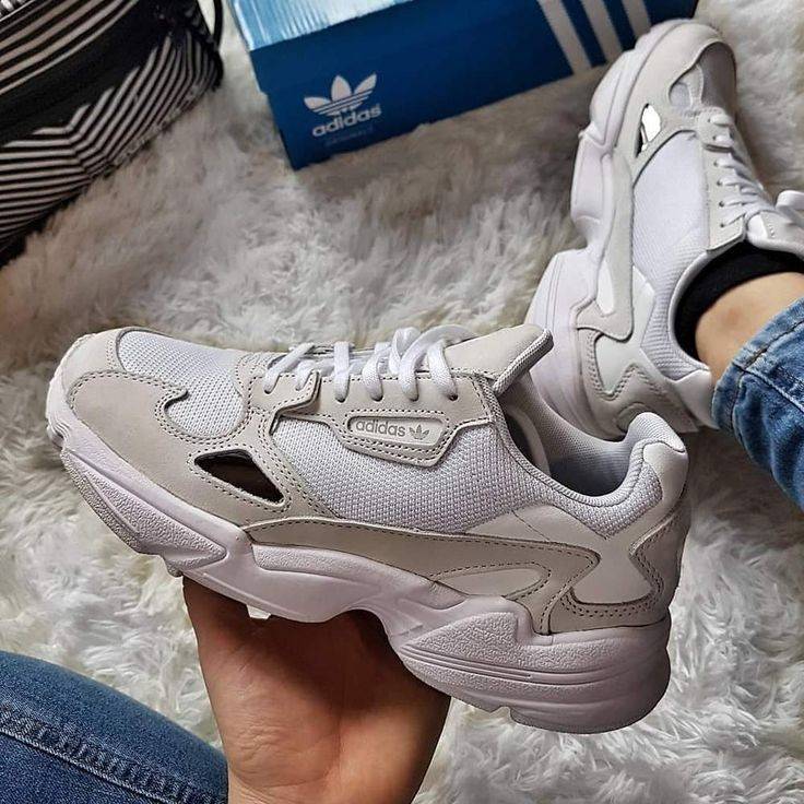 Moda adidas Falcon W