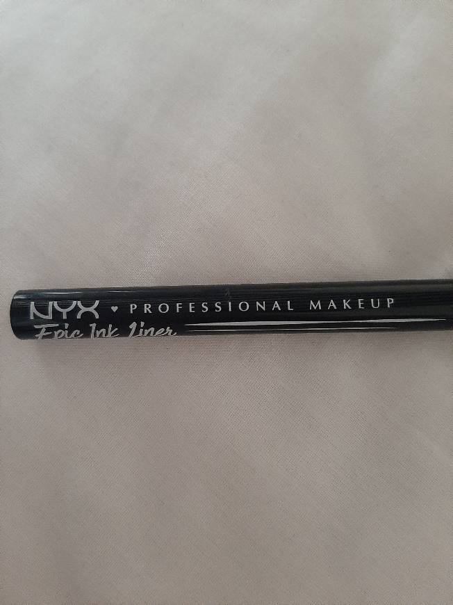 Social NYX Professional Makeup Delineador de ojos Epic Ink Liner
