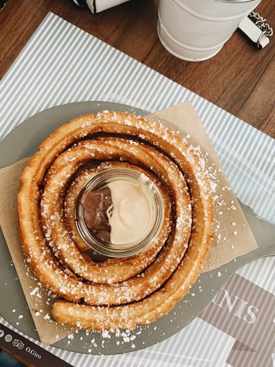 O.Giro Churros & Paninis