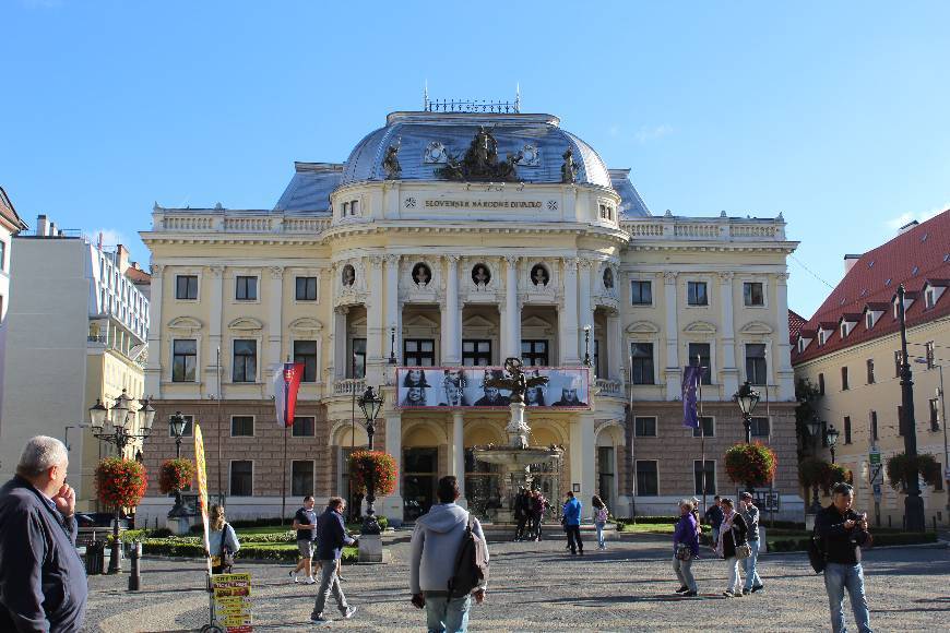 Places Hviezdoslavovo námestie