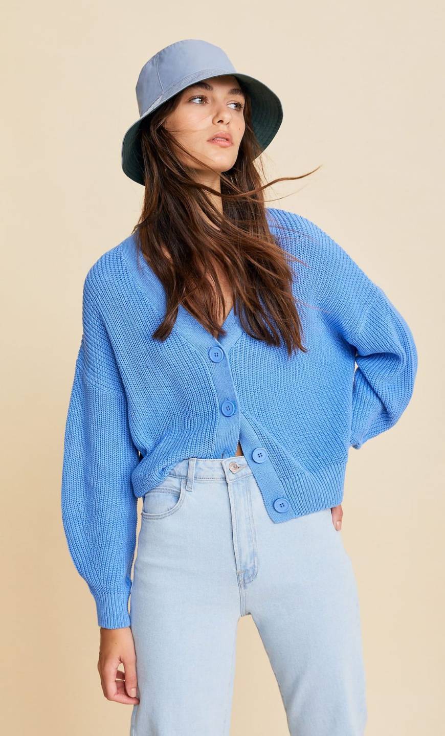 Cardigan com ombro descaido