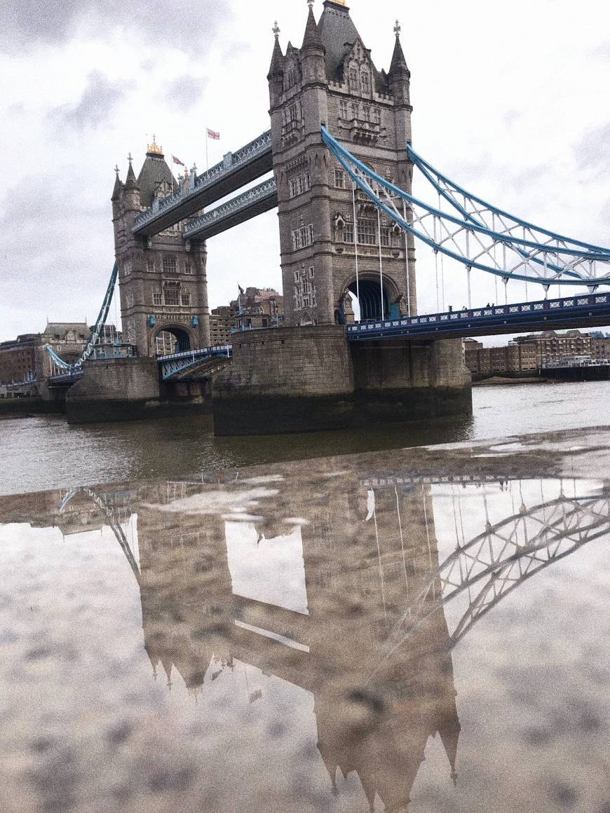 Place Tower Bridge