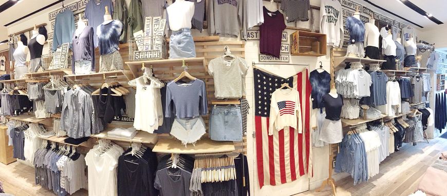 Place Brandy Melville