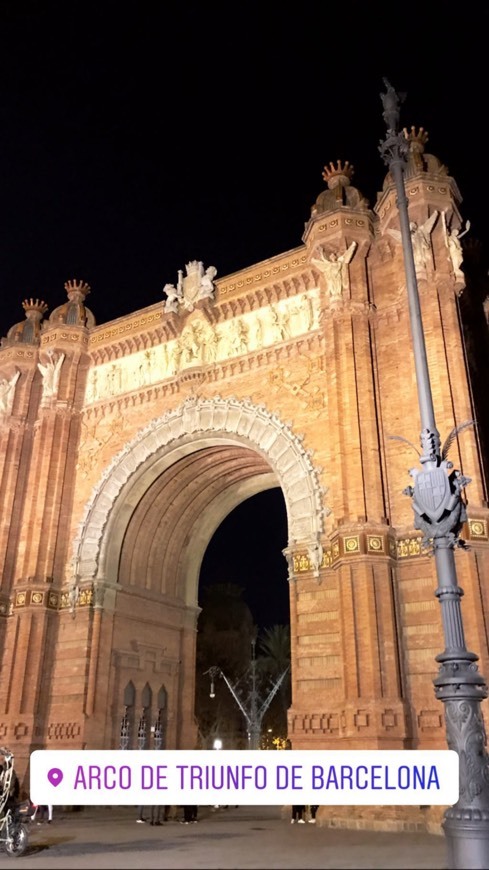 Place Arc de Triomf