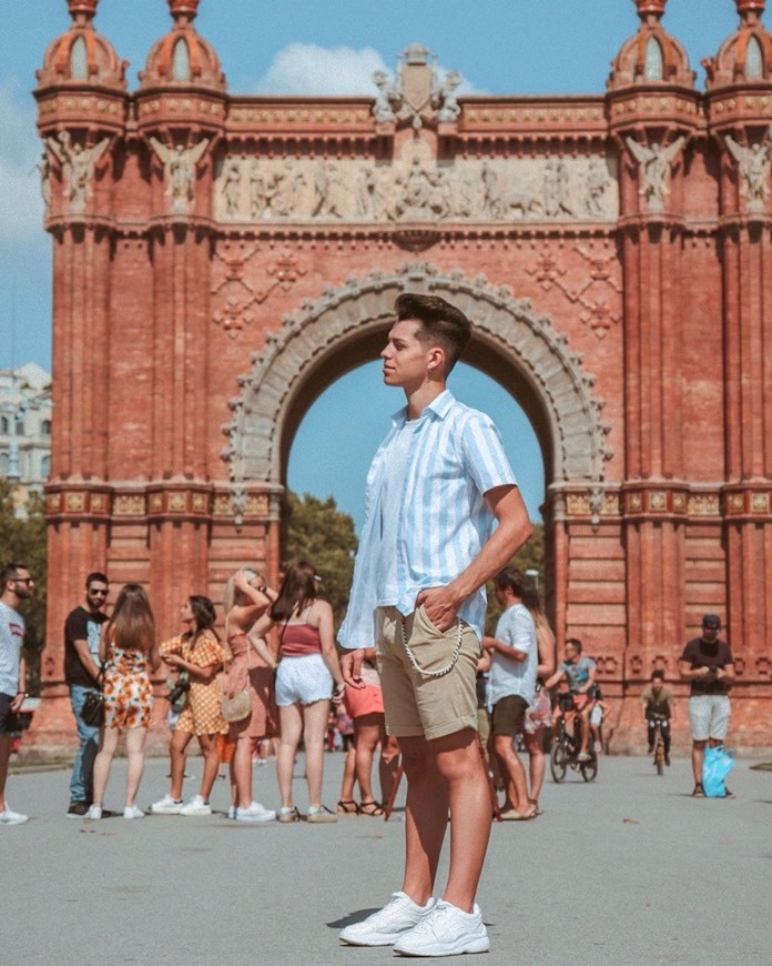 Place Arc de Triomf