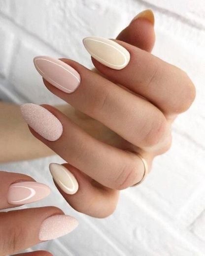 Nude nails 🤍