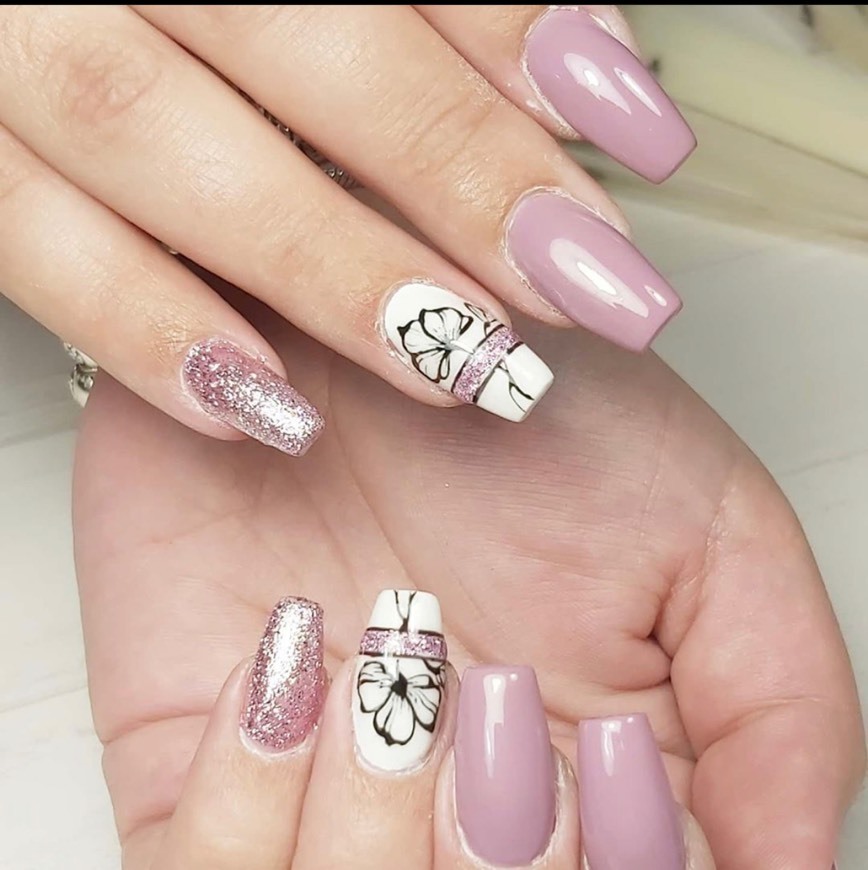 Lugares MikasNailsandBeauty