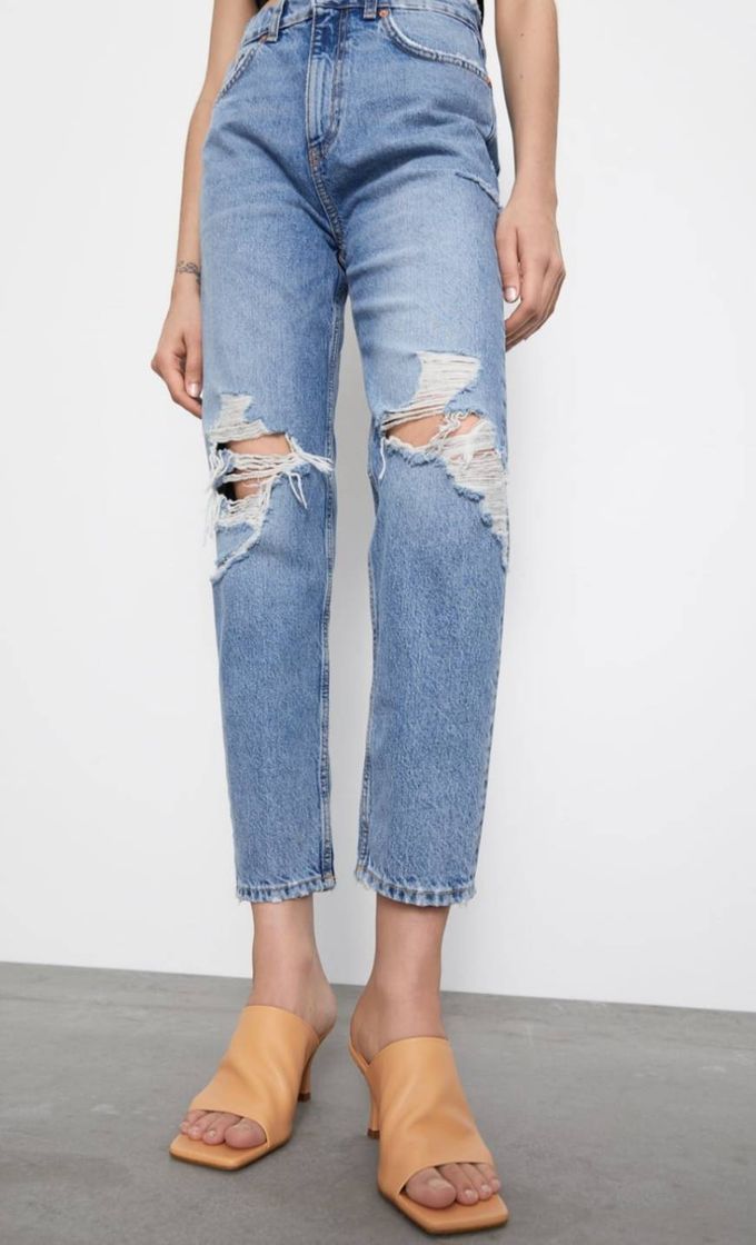 RIPPED MOM FIT JEANS