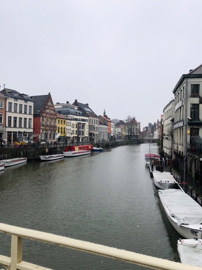 Places Boat in Gent