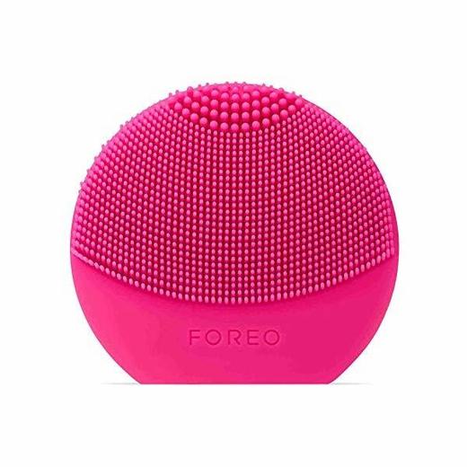 LUNA Play Plus de FOREO es el cepillo facial recargable de silicona