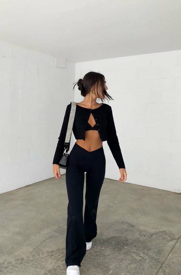 Social All black outfit