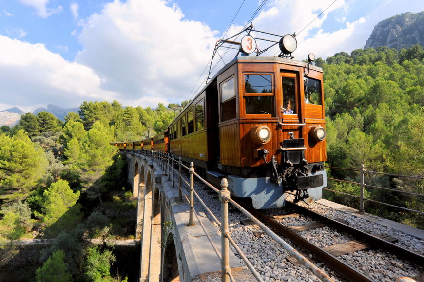 Lugar Ferrocarriles De Soller S A