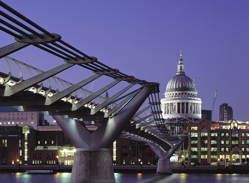 Place Millennium Bridge