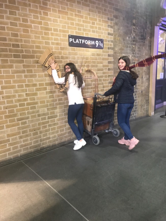 Lugar The Harry Potter Shop at Platform 9¾