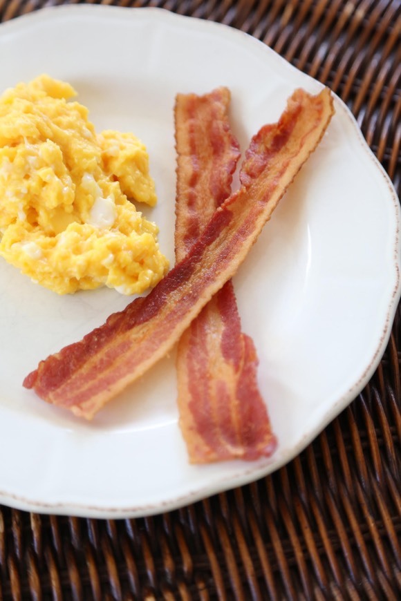 Scrambled eggs with bacon