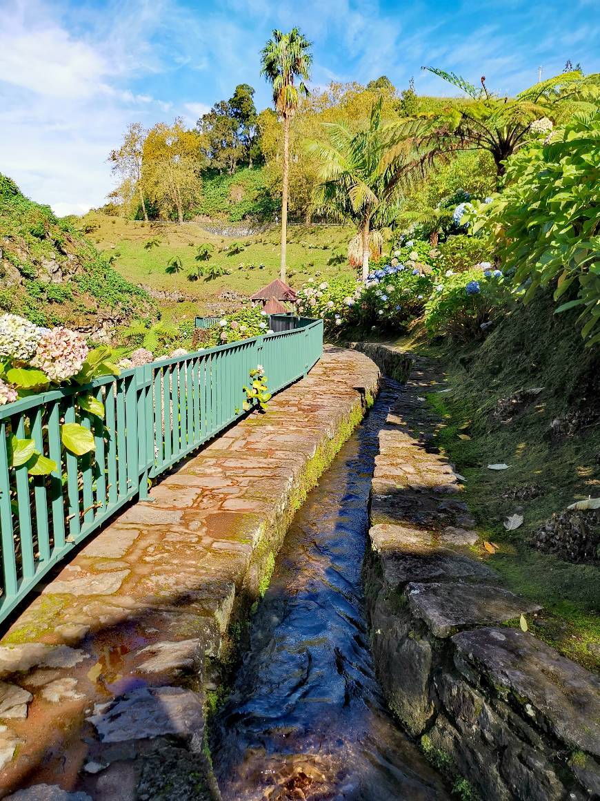 Lugar Parque Natural da Ribeira dos Caldeirões