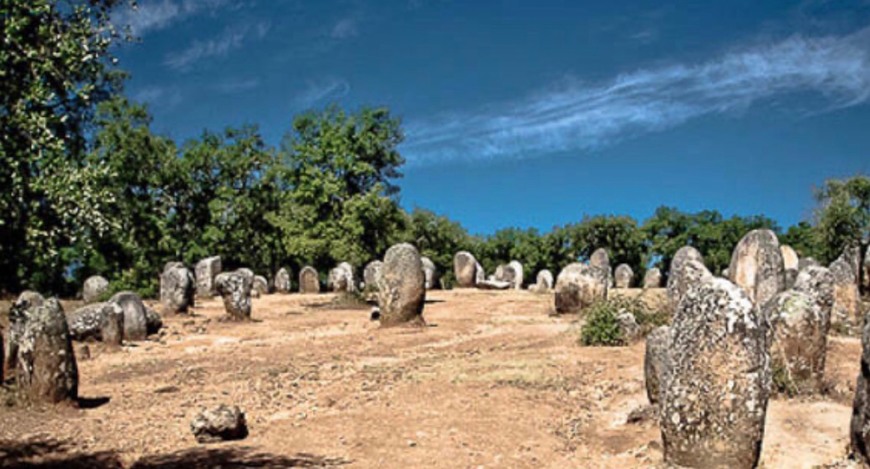 Place Cromeleque dos Almendres, Évora 