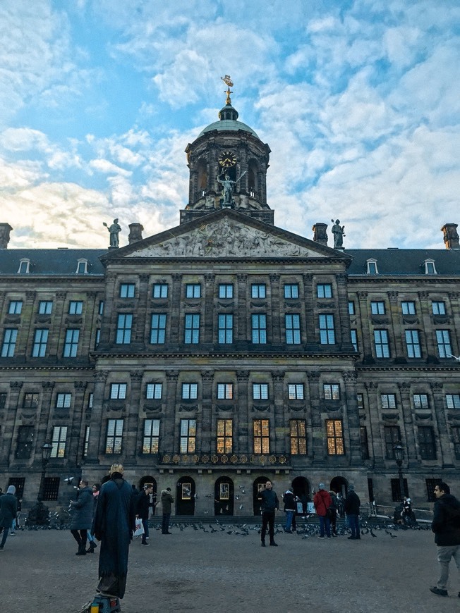 Place Amsterdam Square