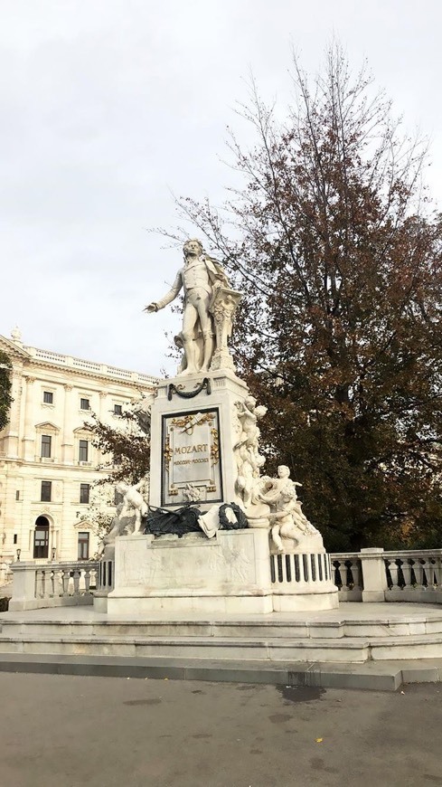 Lugar Mozart statue