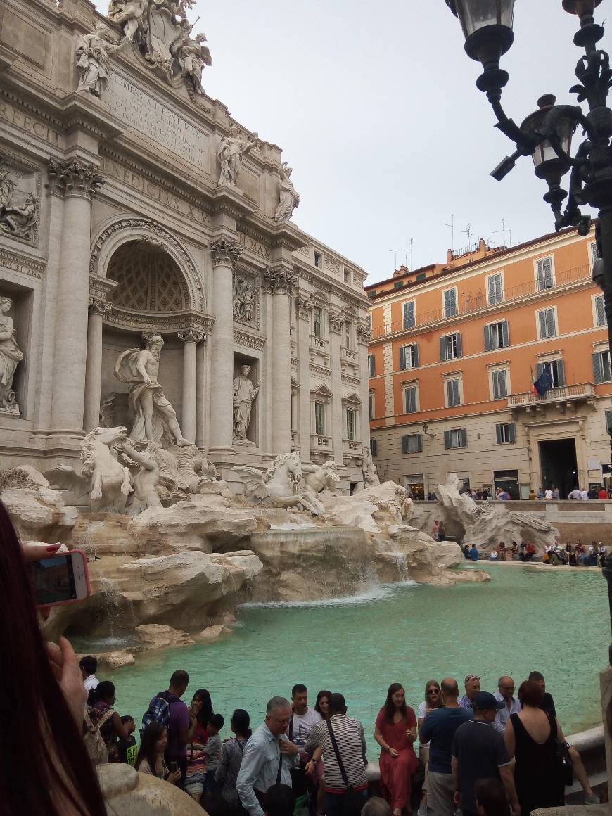 Place Fontana di Trevi