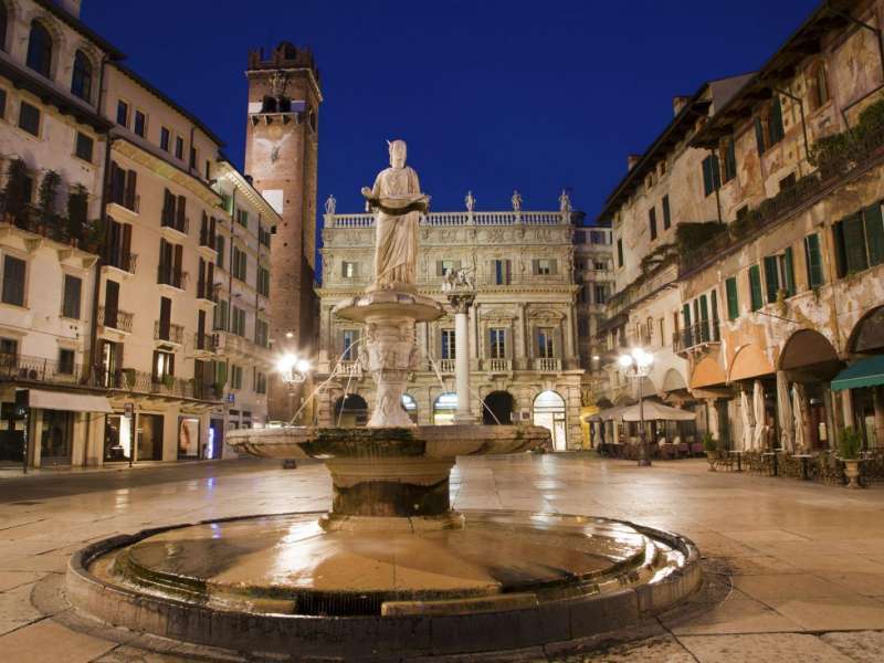 Place Piazza delle Erbe