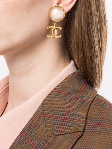 Chanel dangling CC earrings 