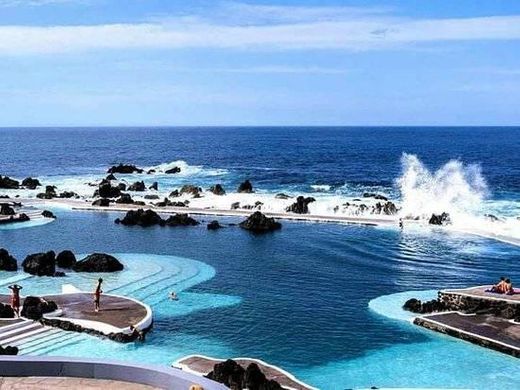 Piscinas Naturais de Porto Monìz