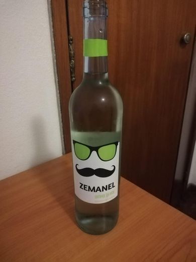 Vinho verde ZéManel