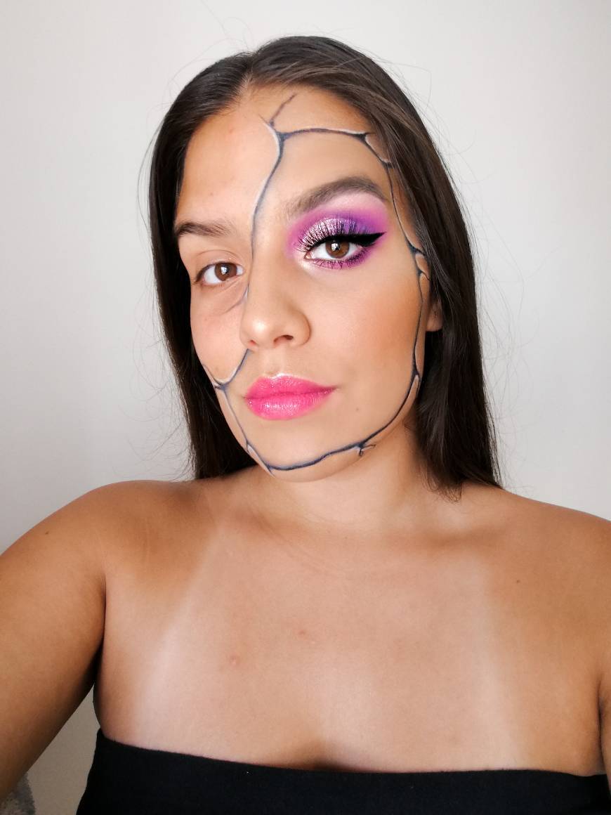 Fashion Broken makeup 