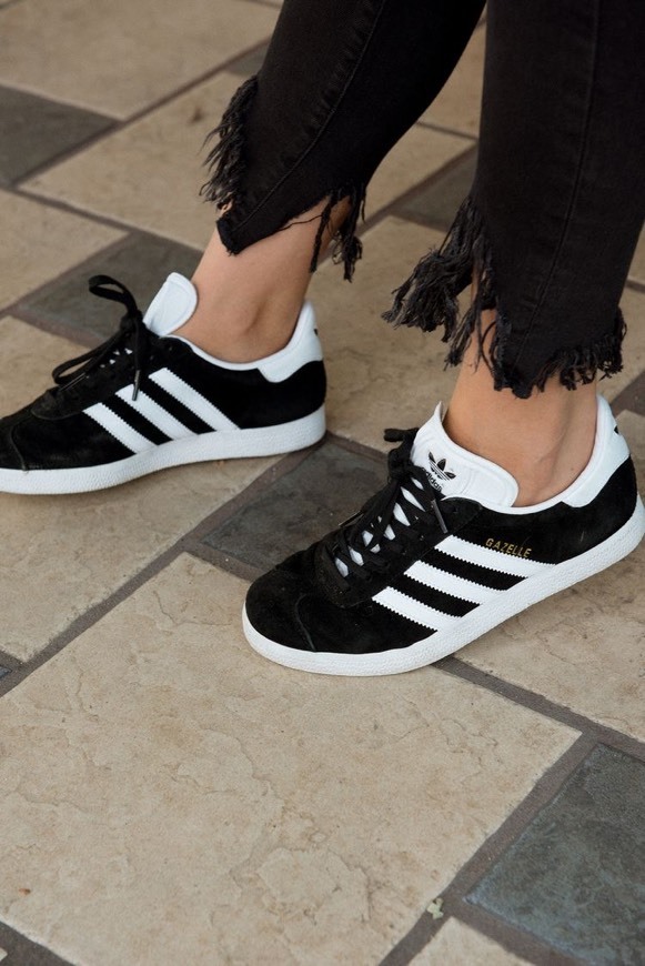 Social adidas Originals Gazelle, Zapatillas Unisex Adulto, Varios colores (Core Black/White/Gold Metalic)