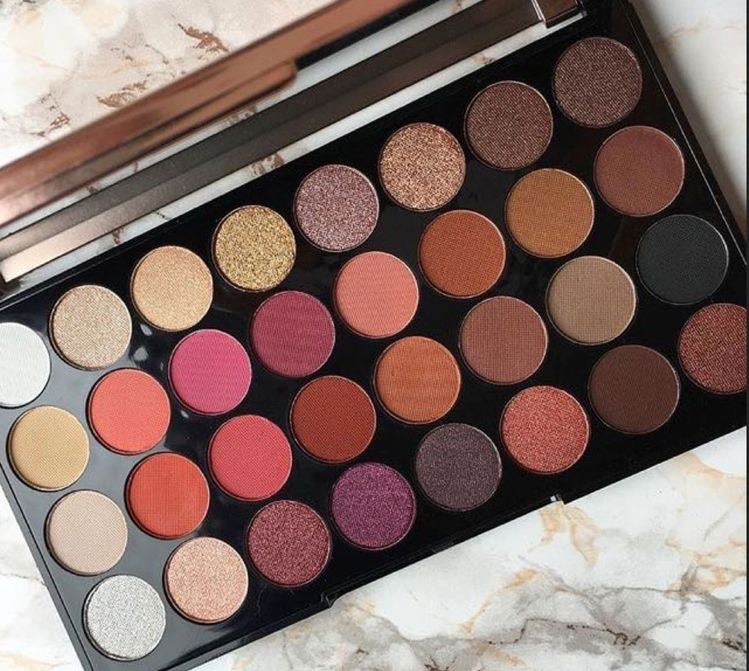 Beauty Makeup Revolution Ultra Eyeshadow Palette Flawless 2 Matte Paleta 32 matowych cieni