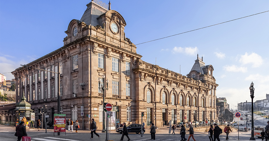 Place São Bento station