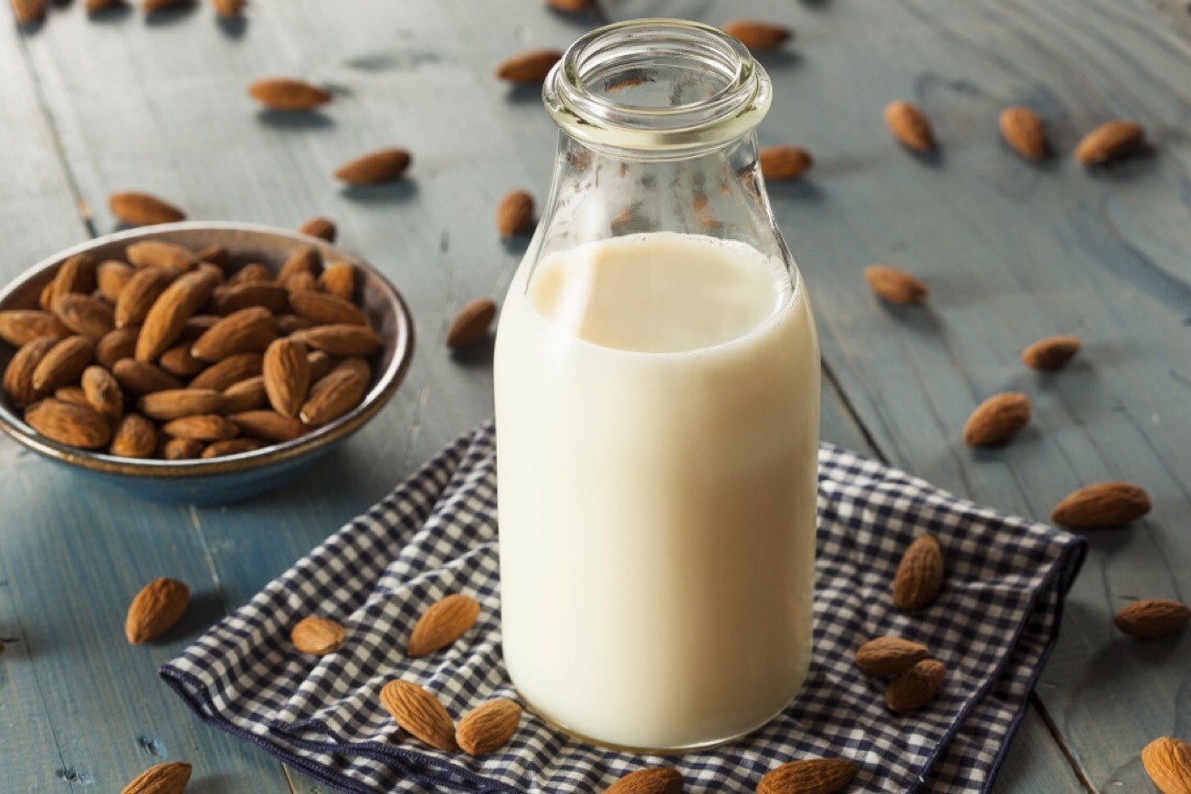 Moda Almond milk 