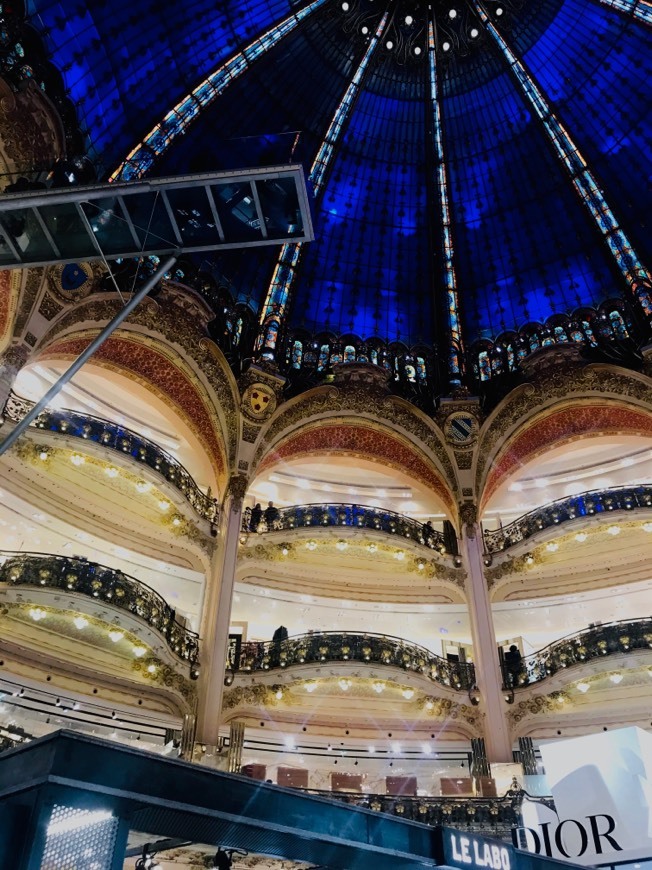 Lugar Galeries Lafayette - Shopping Welcome Center