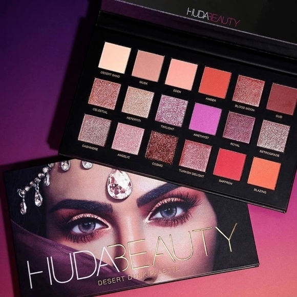 Producto Huda Beauty Desert Dusk Eyeshadow