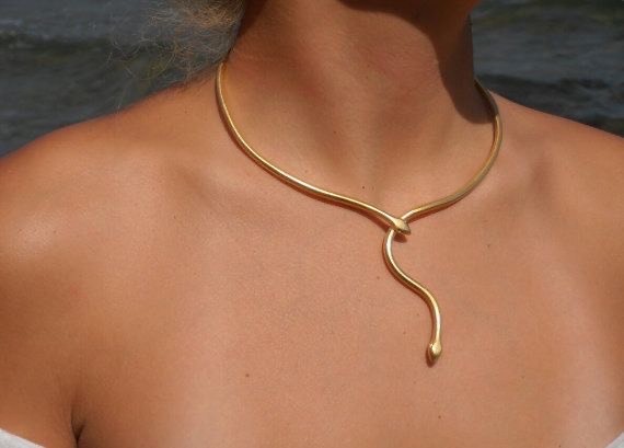 Moda Gold snake necklace 