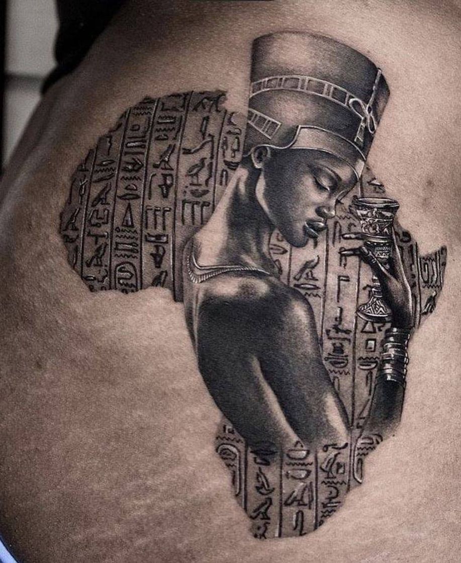 Social Nefertiti