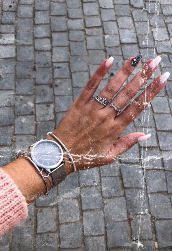 Nails 