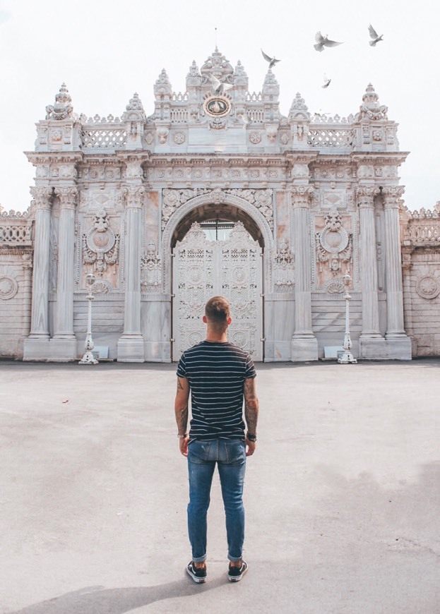 Place Dolmabahçe Palace