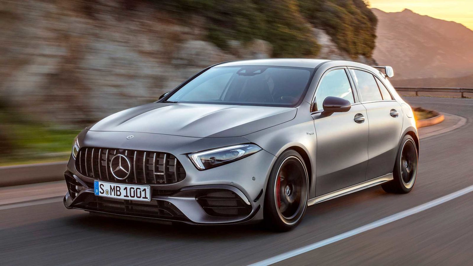 Moda 2020 Mercedes-Benz AMG A45 Review | Top Gear